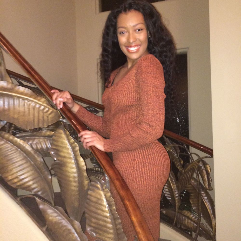 Meet your Posher, Alexis